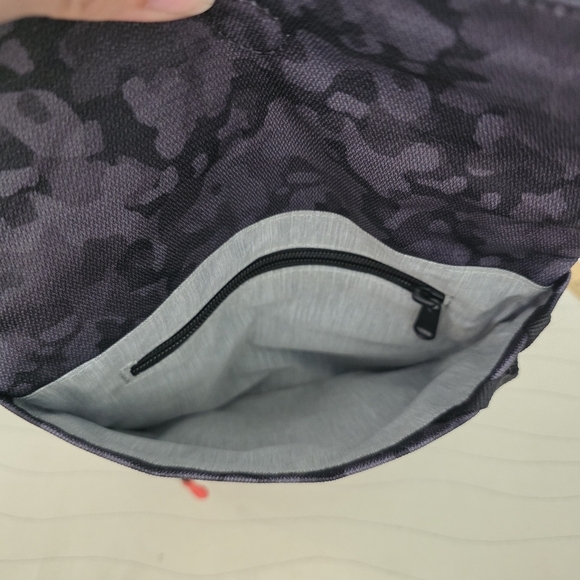 Sherpani Womens Essentials Sadie Lightweight Fold Over Crossbody Bag Black Gray - Picture 5 of 7